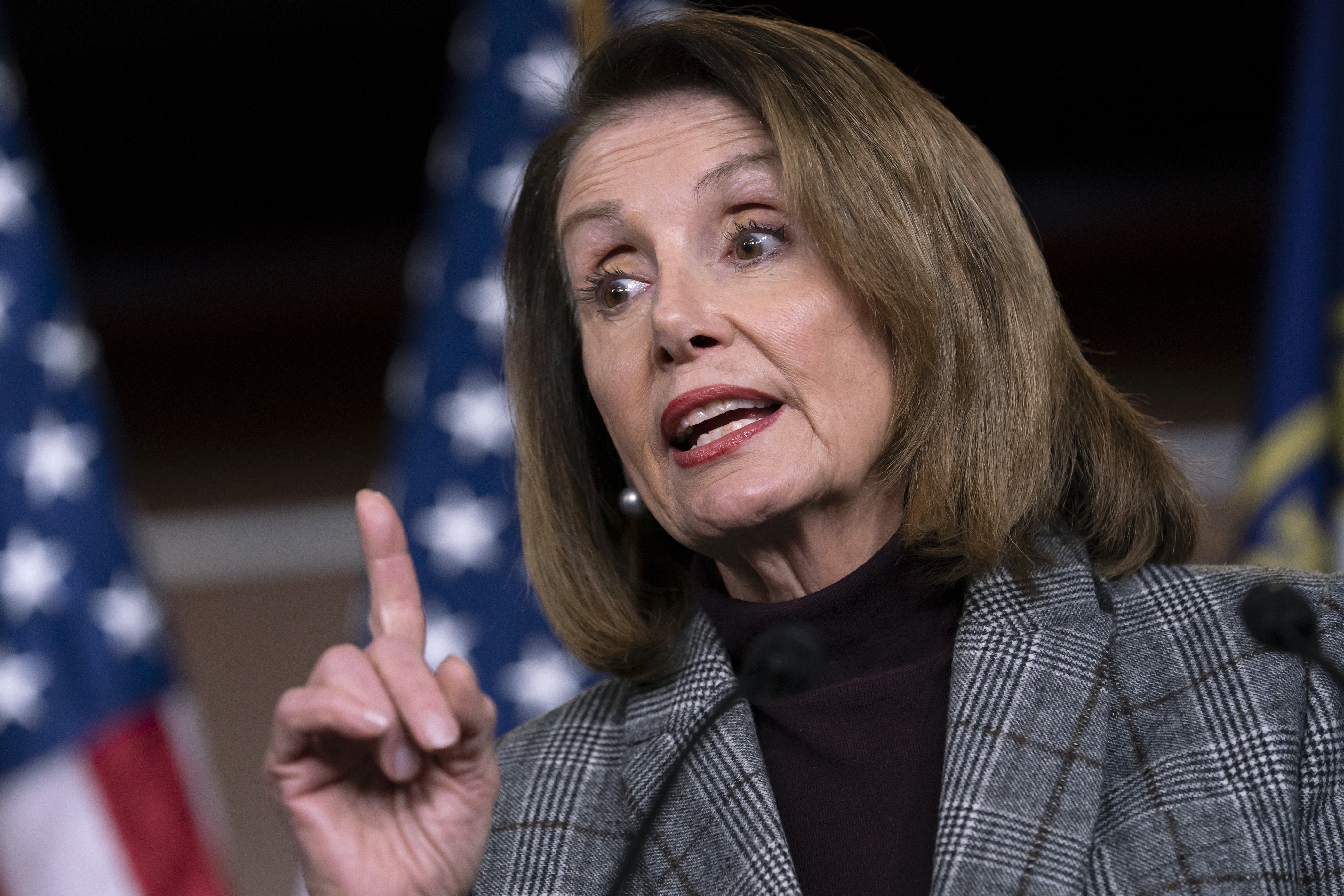Trump Returns Home to Another Accusatory NYT Report; Pelosi Goes Off, Won't Commit to Green New Deal Vote