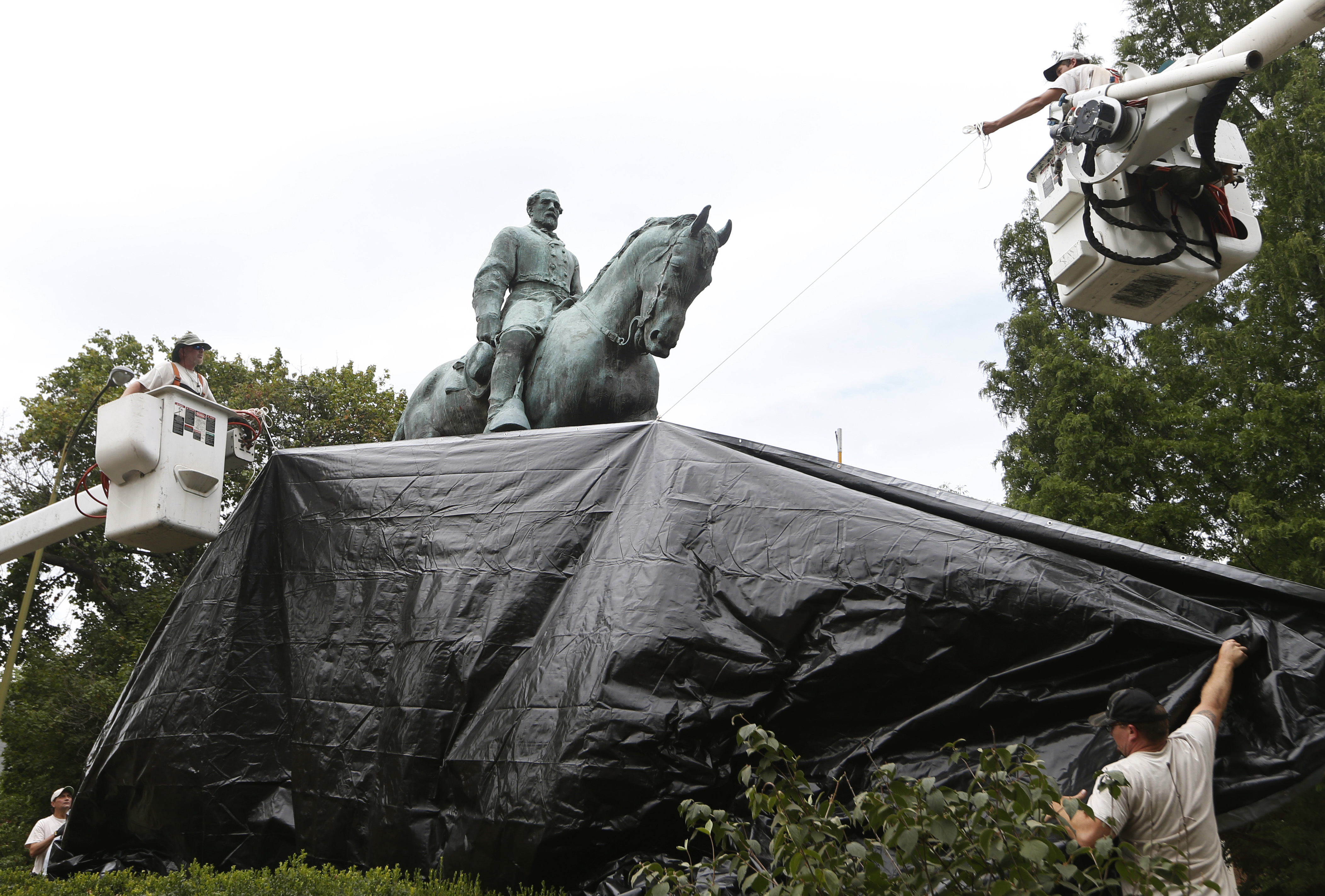 Cover Up: Charlottesville Shrouds Confederate Statues