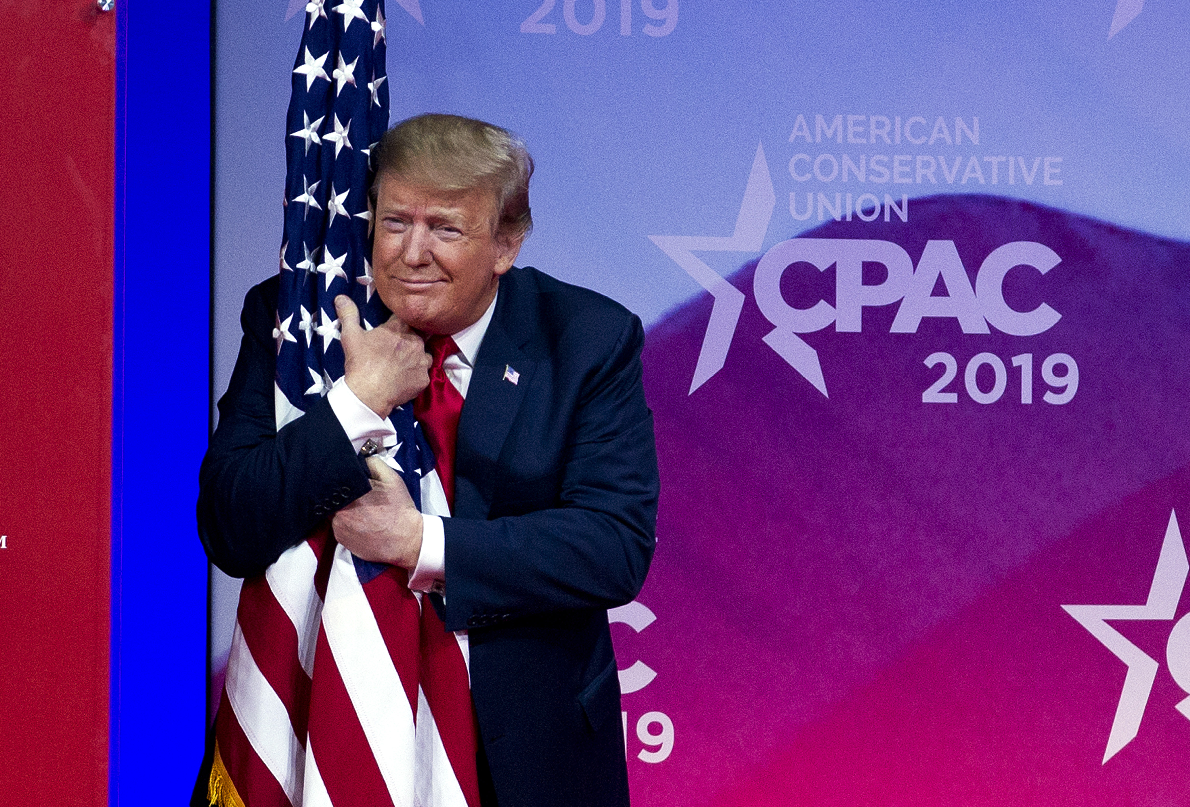 Trump Goes Off-Script at CPAC, Calls Mueller Probe 'Bull----,' Sanders Vows to Defeat 'Dangerous' Trump at Brooklyn Rally