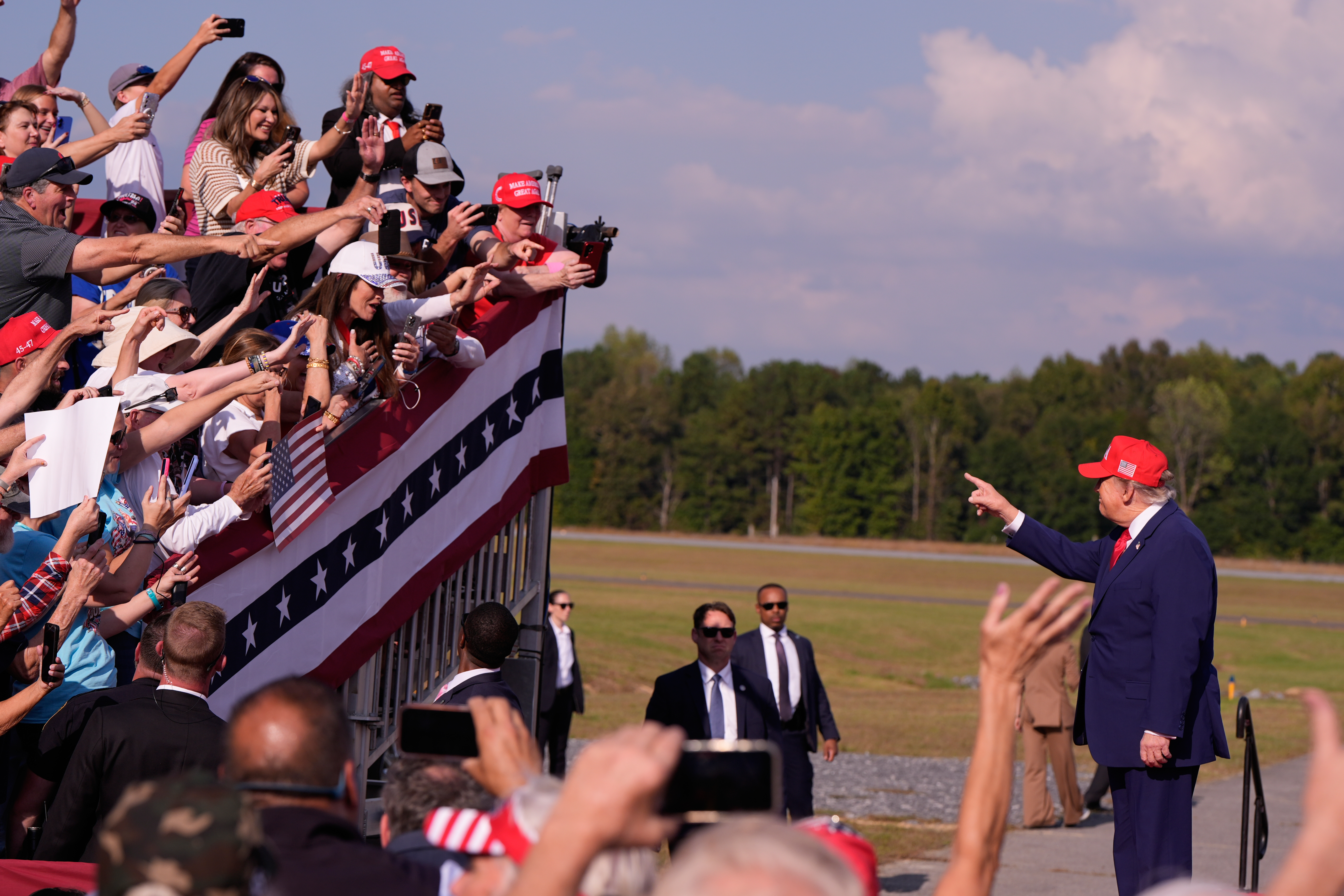 Cheerleading the Democrats