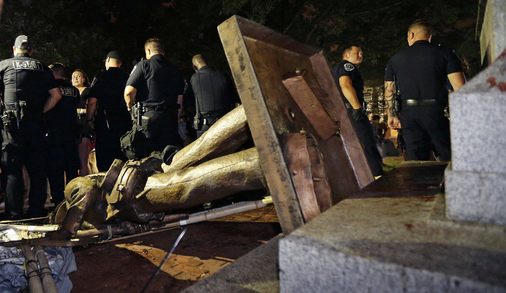 UNC Students Tear Down Confederate Statue Overnight