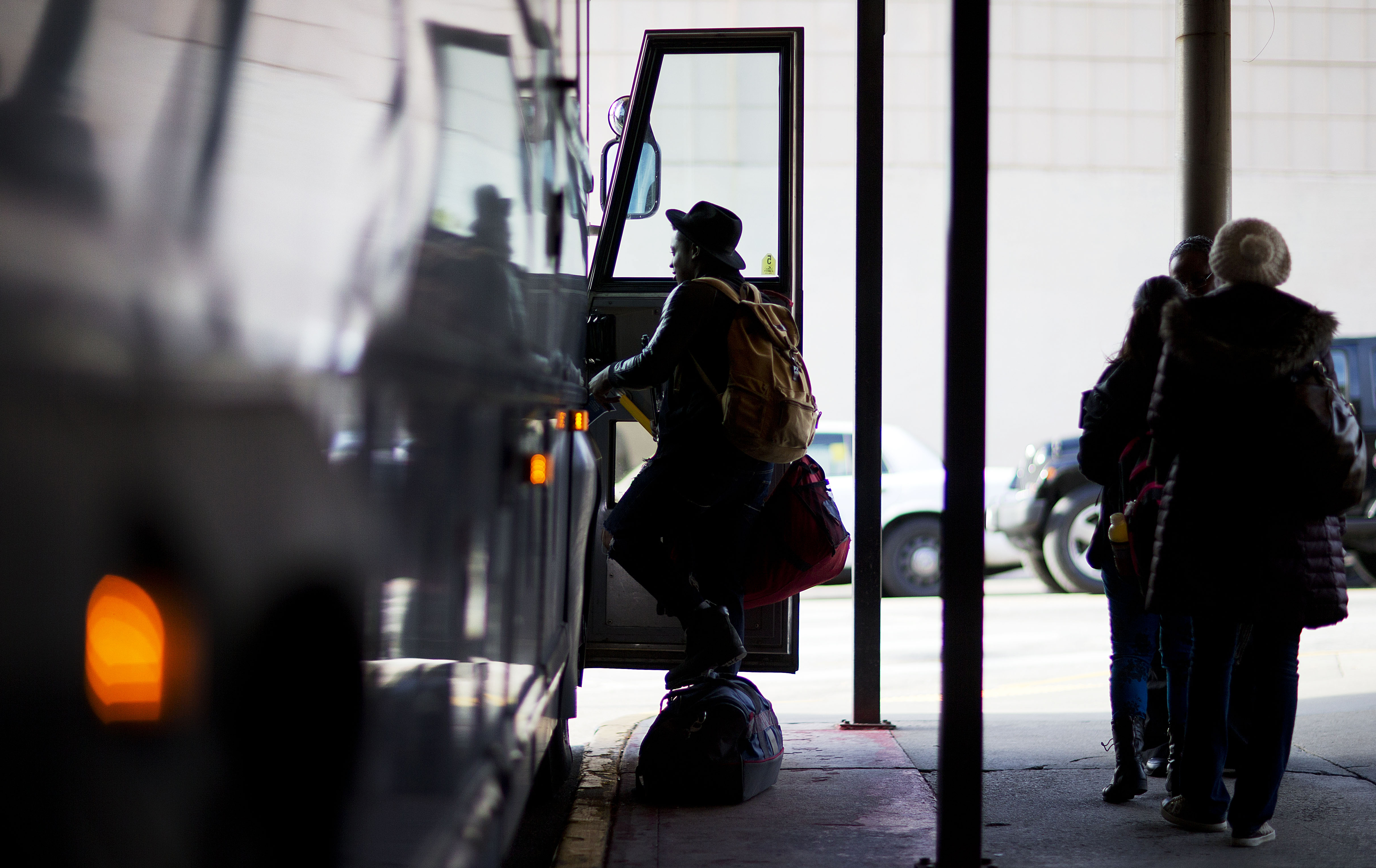 Greyhound bus chased by police after illegal immigrant threatens passengers