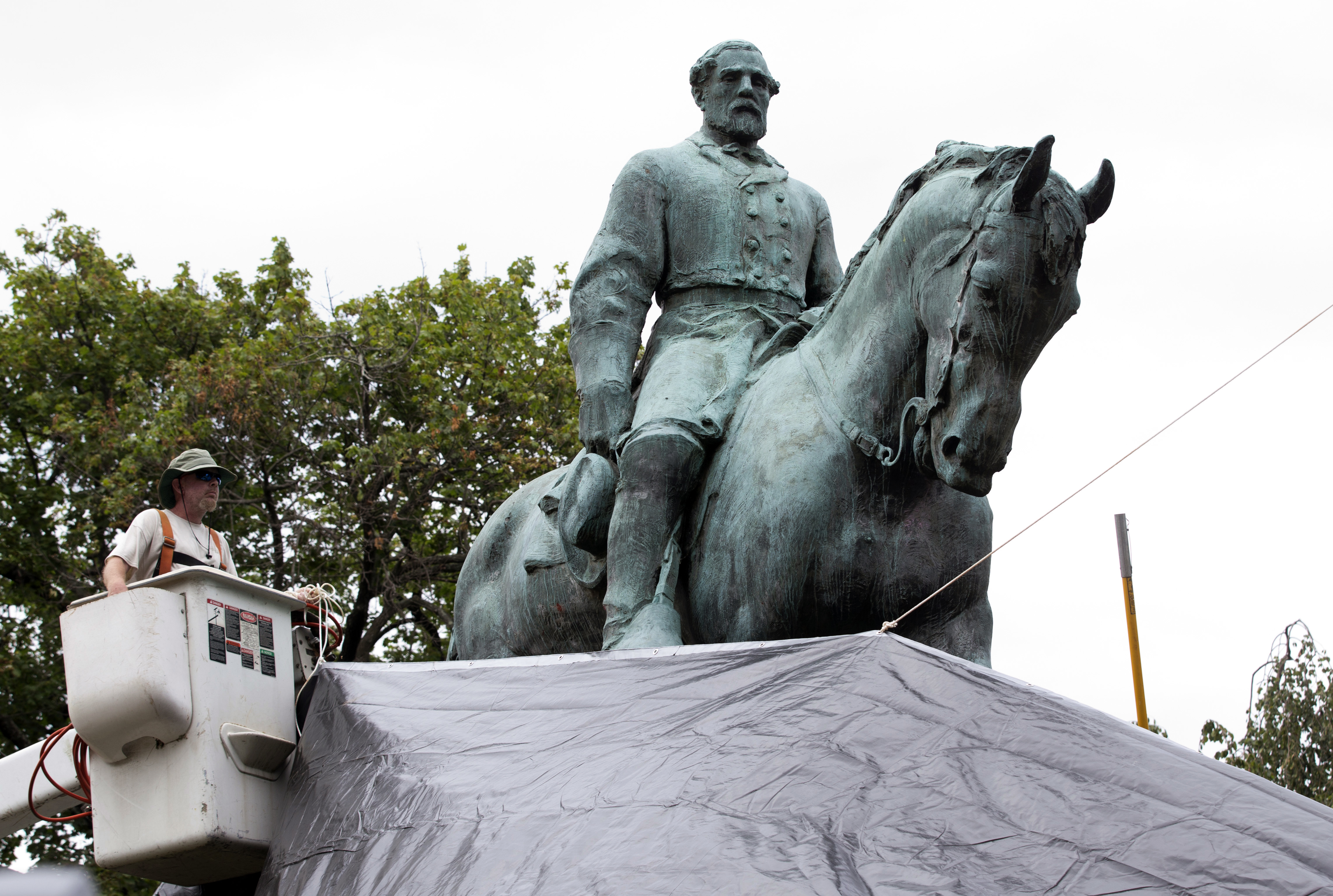Robert E. Lee High School Votes To Change Name