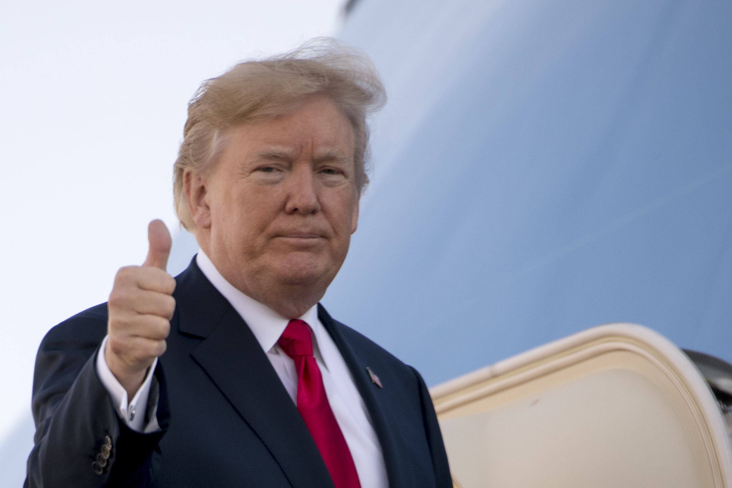 CBS Poll: Americans High on Economy, Low on Trump Support