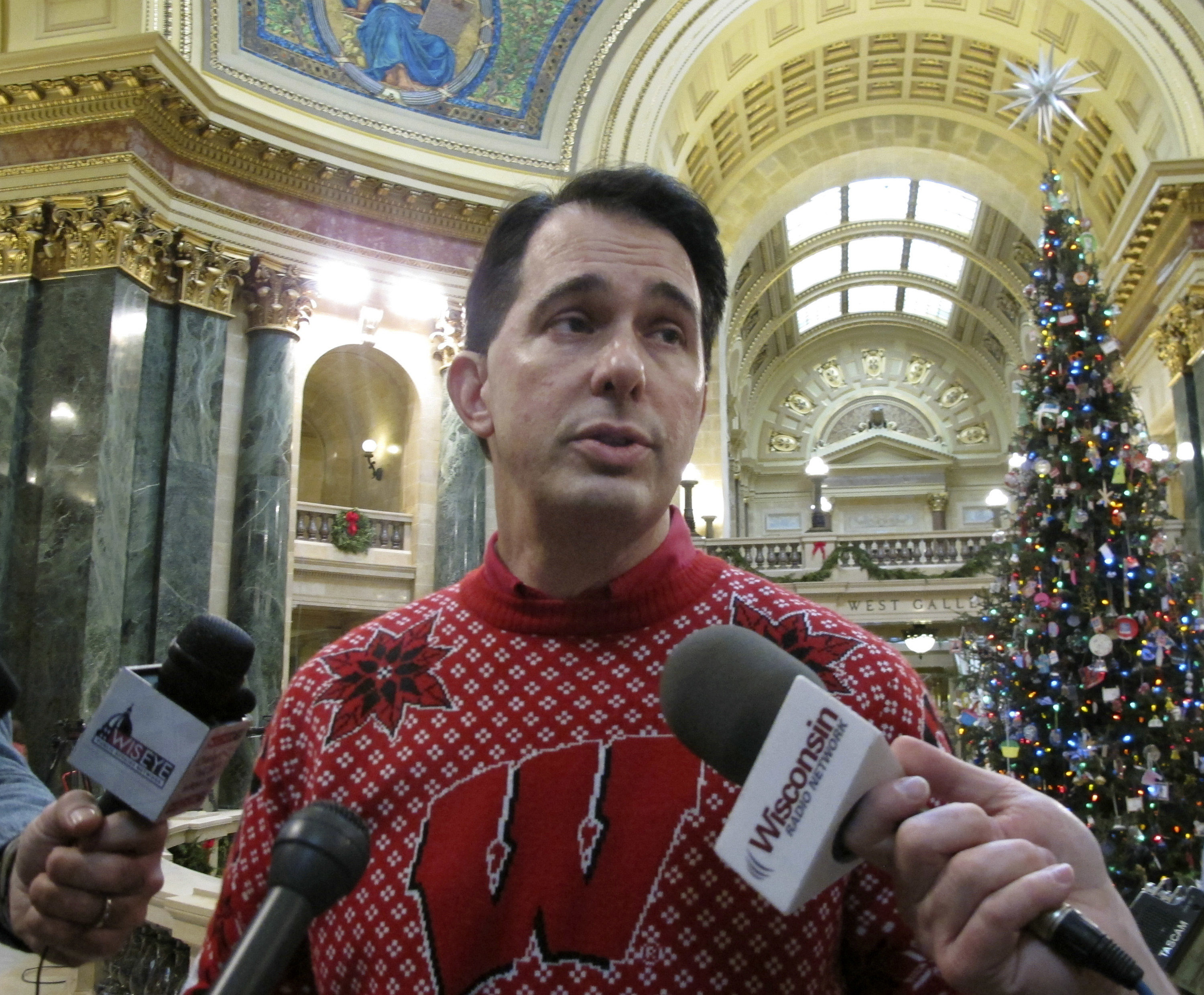 Walker moving ahead with plan to drug test food stamp users