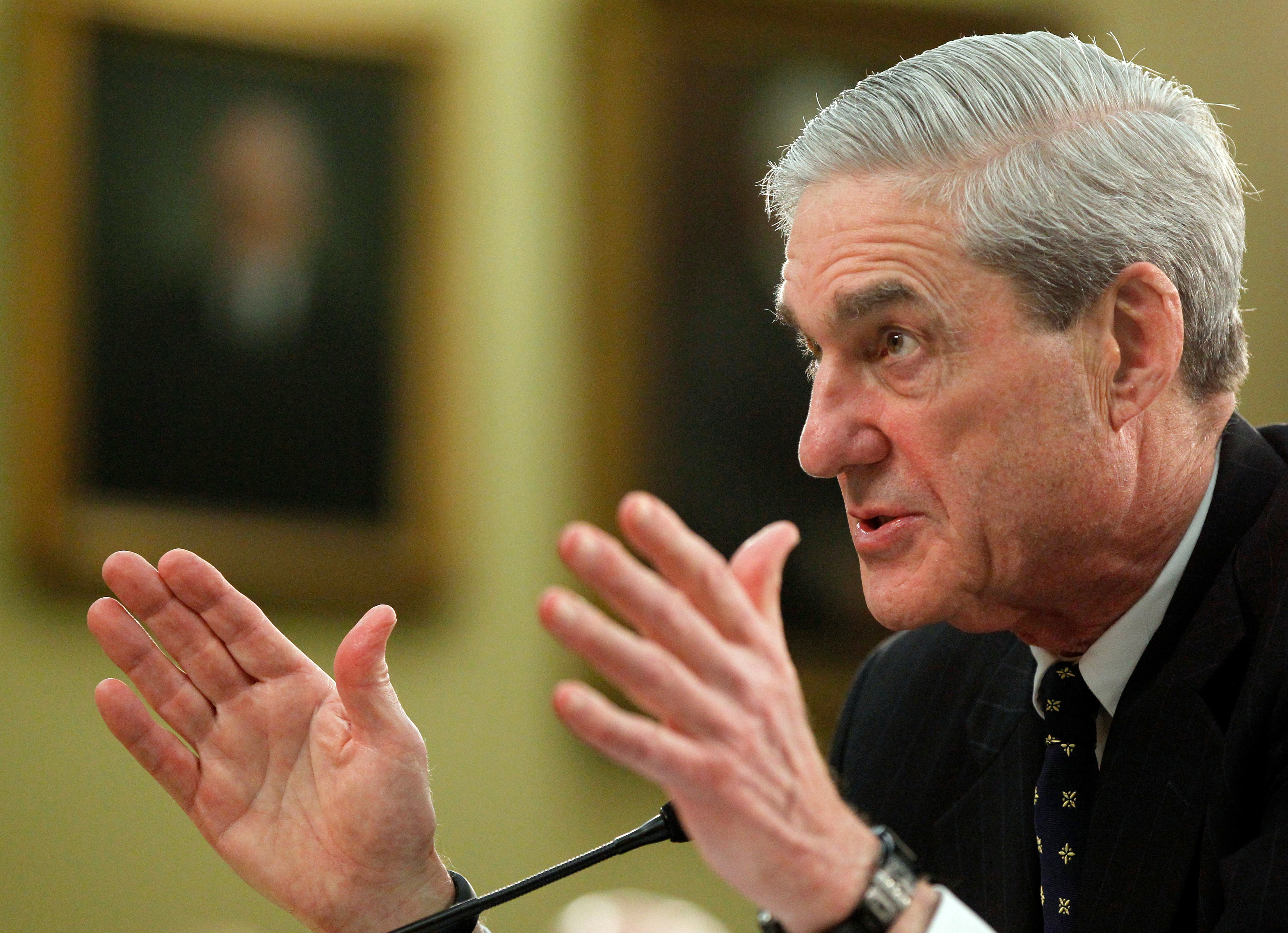 WH: We're in 'Full Cooperation' With Mueller Probe